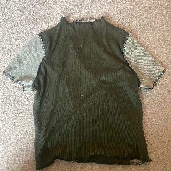 multi color green super nice quality never worn HIGH NECK SLIGHTLY CROPPED. - Picture 2 of 3